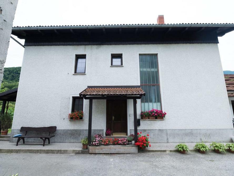 Apartma Matajurc Trnovo ob Soci Buitenkant foto
